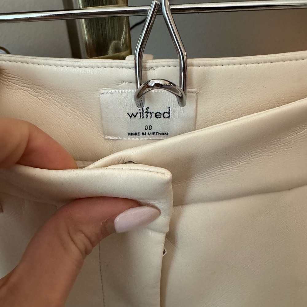 Women's Aritzia Cream Leather Shorts - Picture 3 of 3